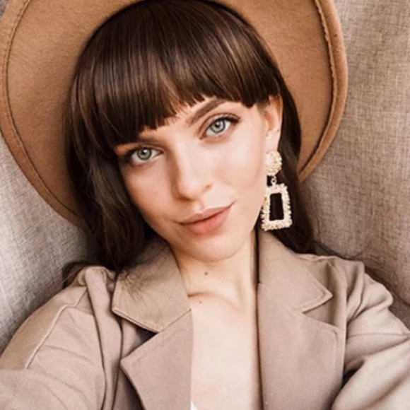 New! Gold Rectangle Statement Chandelier Earrings - Picture 4 of 6